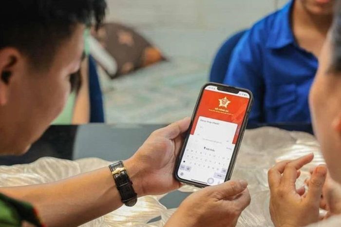 Từ 1/4 phản ánh vi phạm giao thông qua VNeID - Đài Phát thanh và truyền hình Hà Nội