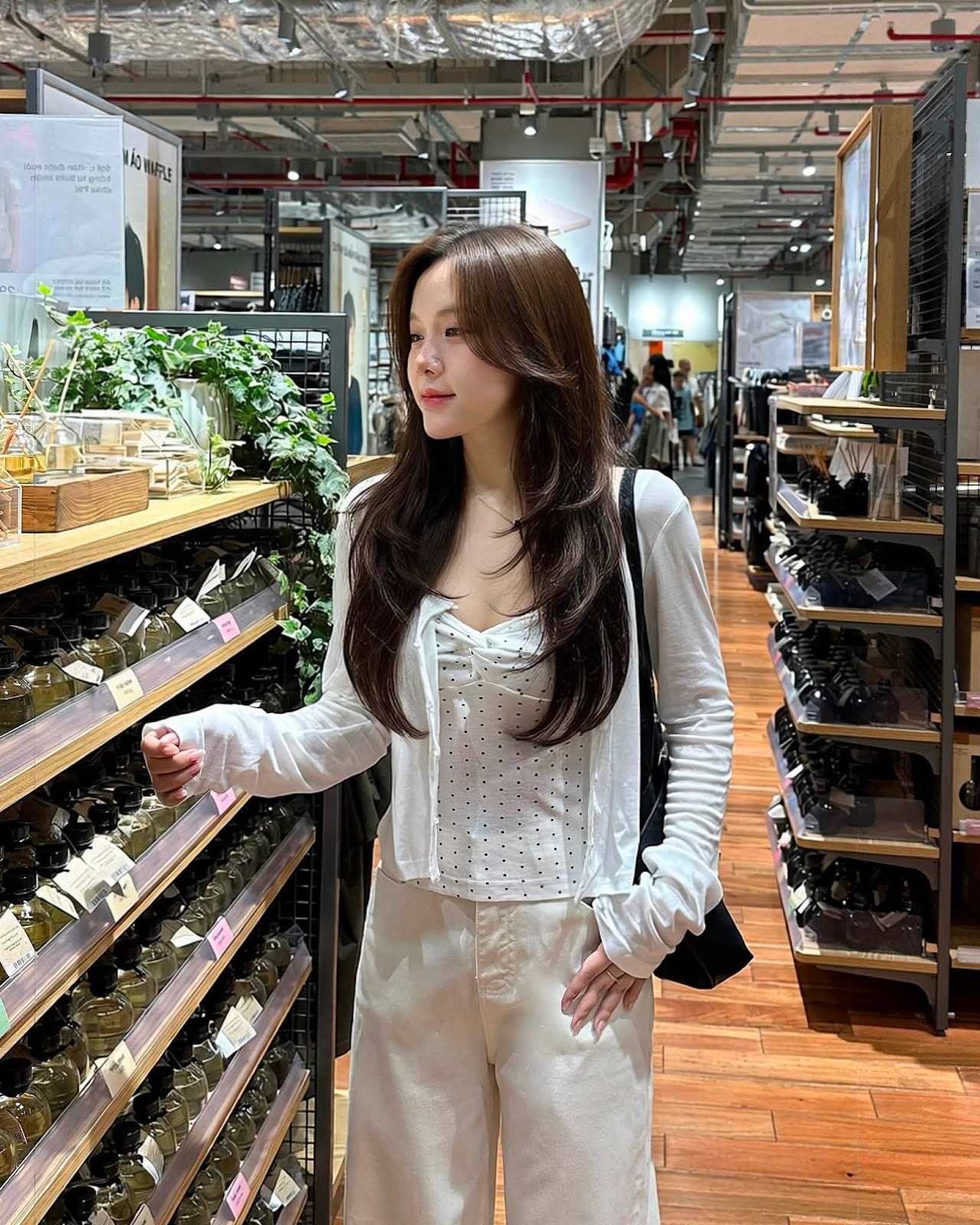 Sét áo thun kèm 2 dây bi xoắn ngực nút ngọc XONXEN SHOP 80744 – Image 3