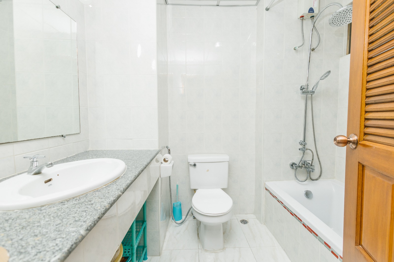 Zire A - 2 Bed, Floor 38 9