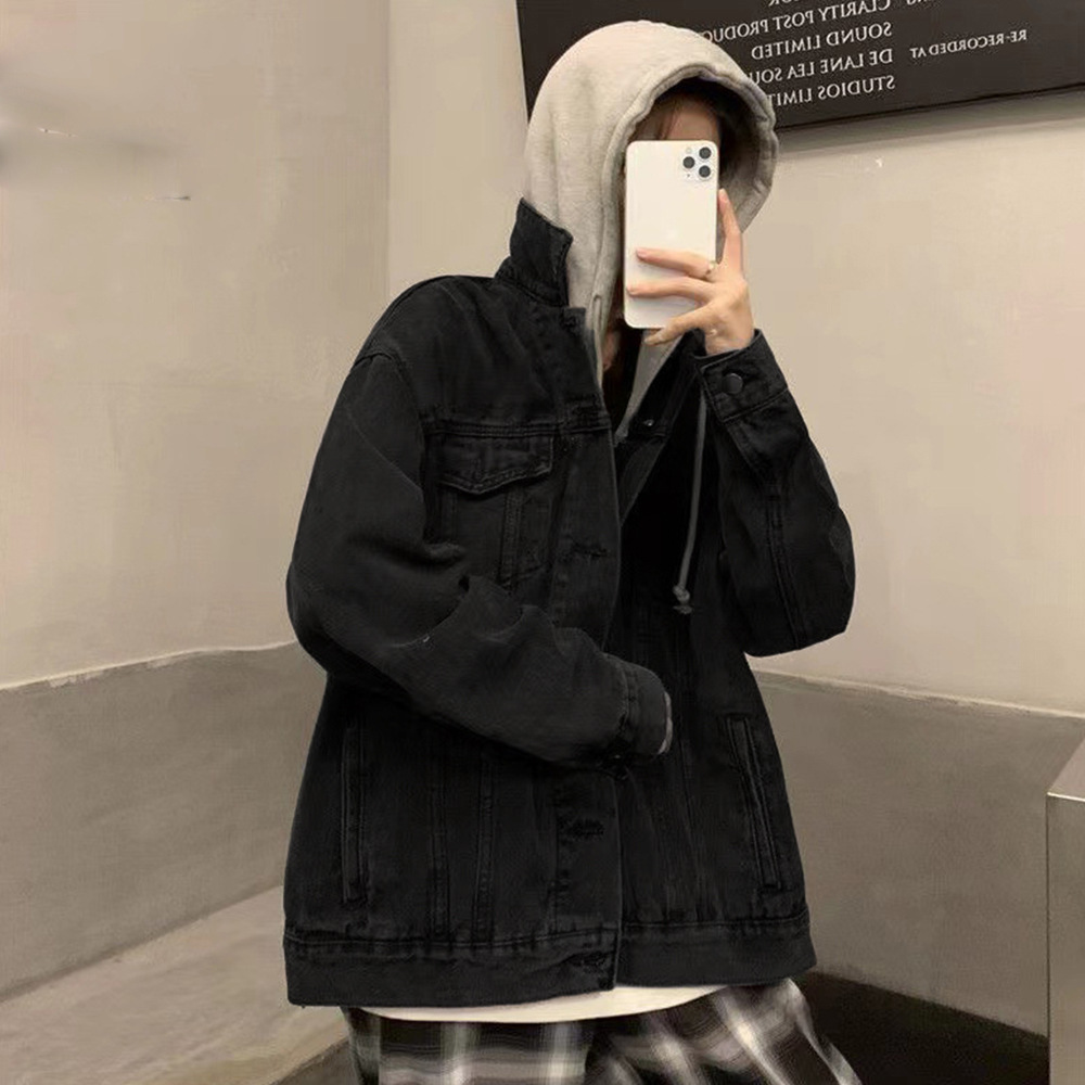 Lined women's denim jacket with detachable hood
