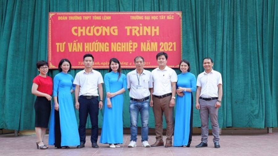 Tiểu ban Quảng bá, tư vấn tuyển sinh triển khai hoạt động tại Trường THPT Tông Lệnh