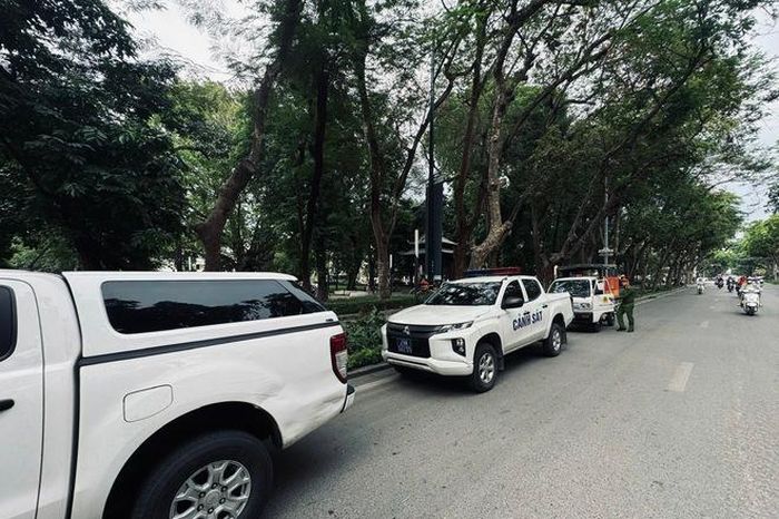 Công viên Lê Nin nhếch nhác, lộn xộn kéo dài, phường Ba Đình ra quân chấn chỉnh - Báo Sức Khỏe &amp; Đời Sống