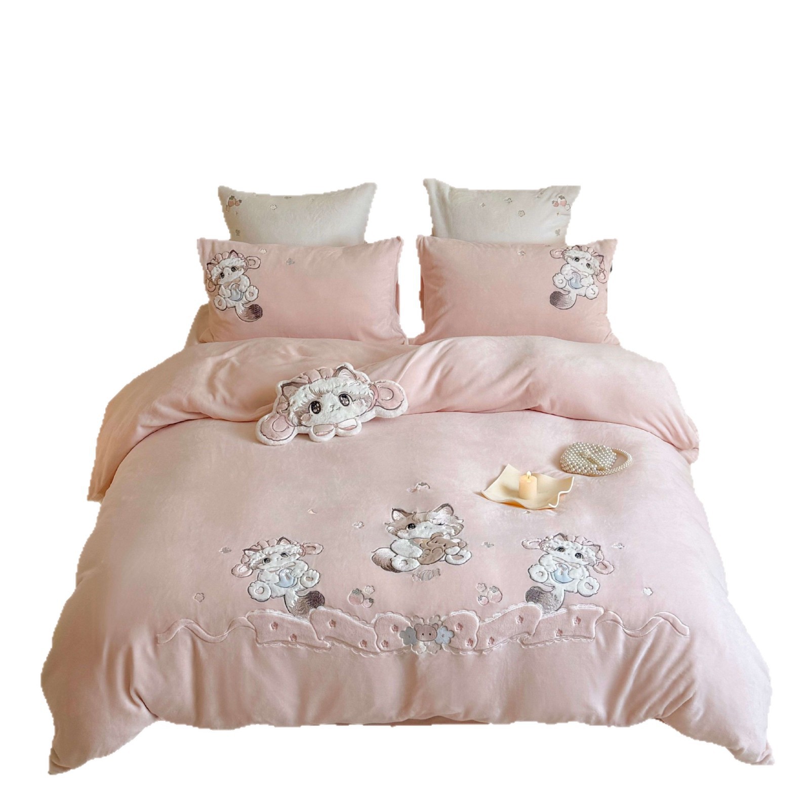Cozy milk fiber fleece bedding set with cat embroidery
