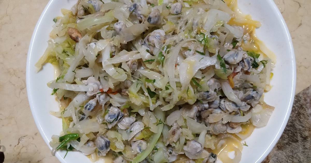 Hến xào bắp cải bằng nồi