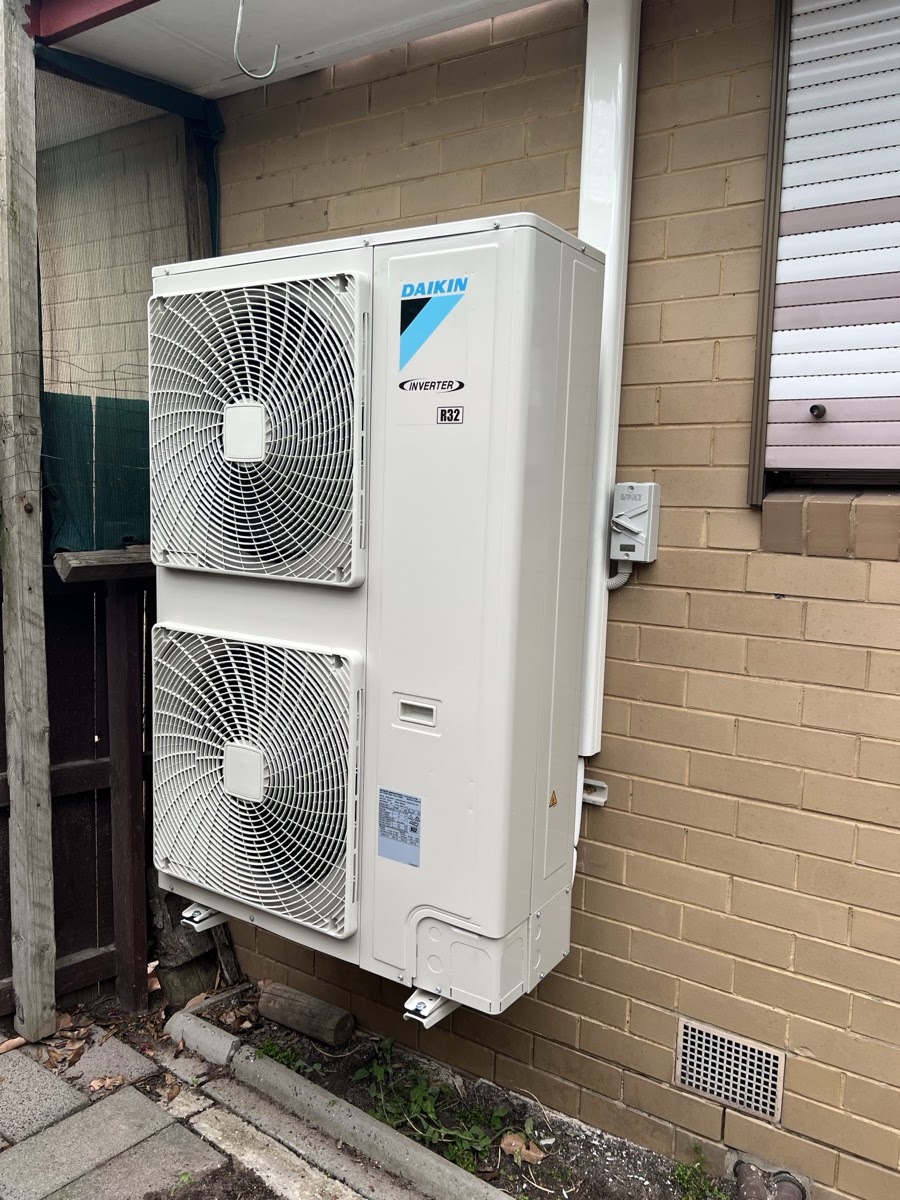 Daikin outdoor condenser professionally installed
