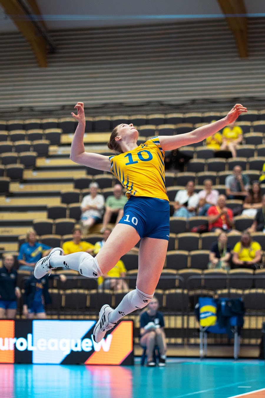 Sweden Hungary 353