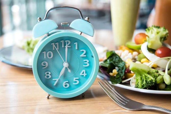 Nhịn ăn gián đoạn có phù hợp với phụ nữ tiền mãn kinh? - Báo Sức Khỏe &amp; Đời Sống