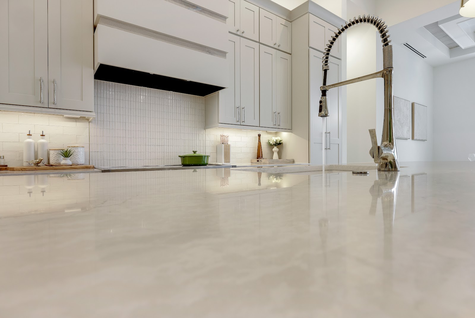 SW 14th Avenue interior