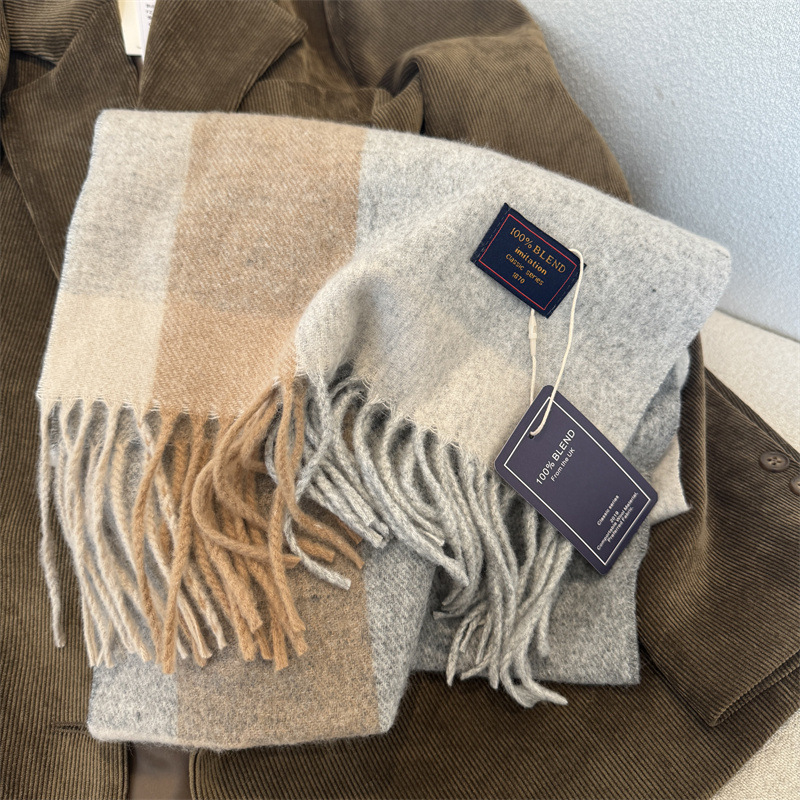 Classic checkered scarf made from cashmere-like material, 180x32 cm