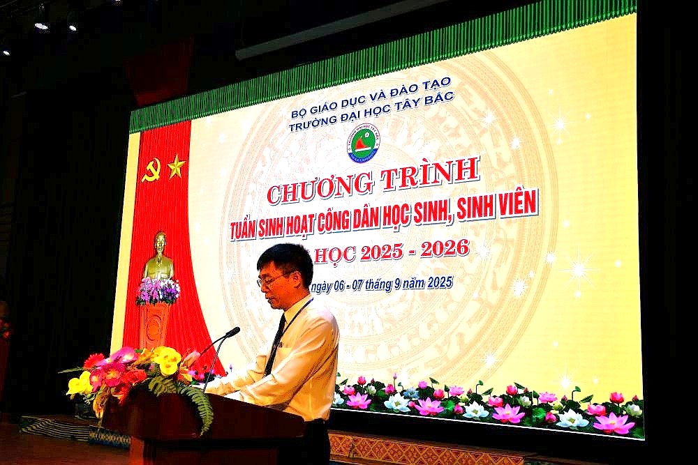Trường Đại học Tây Bắc tổ chức chương trình tuần sinh hoạt công dân cho các tân sinh viên k66 đại học hệ Chính quy