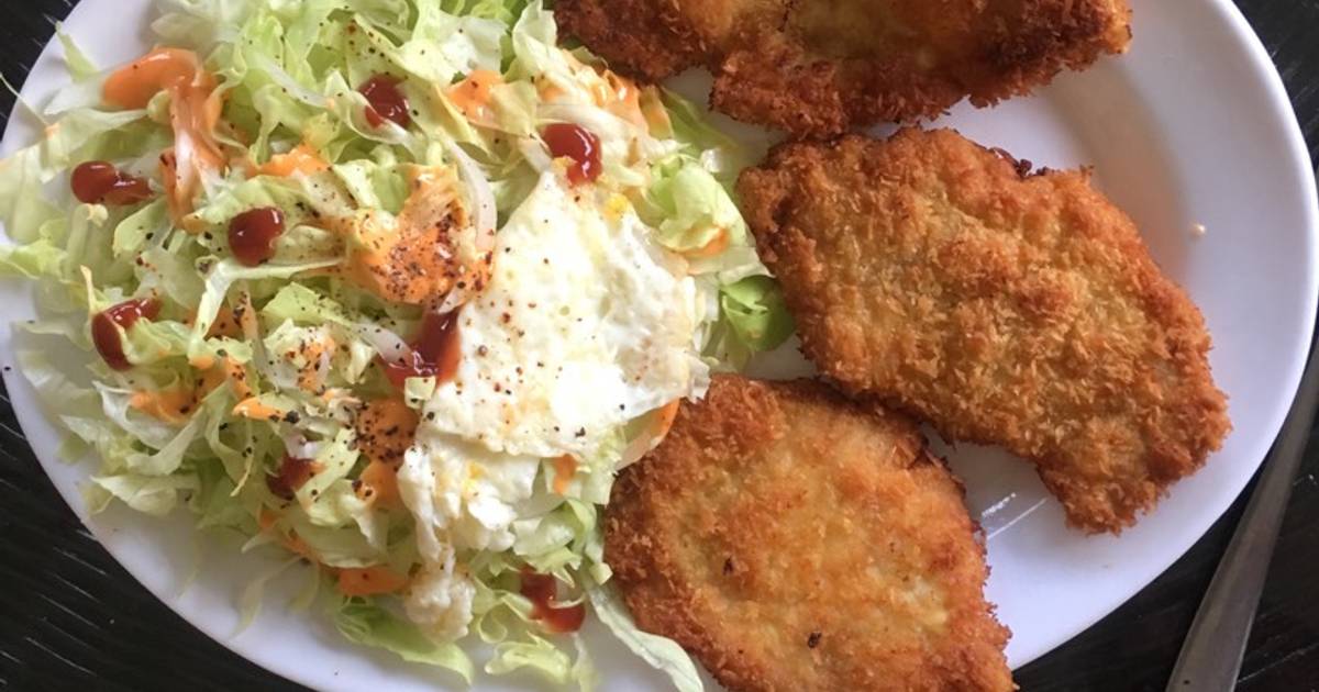 Cốt lết heo chiên xù+ salad