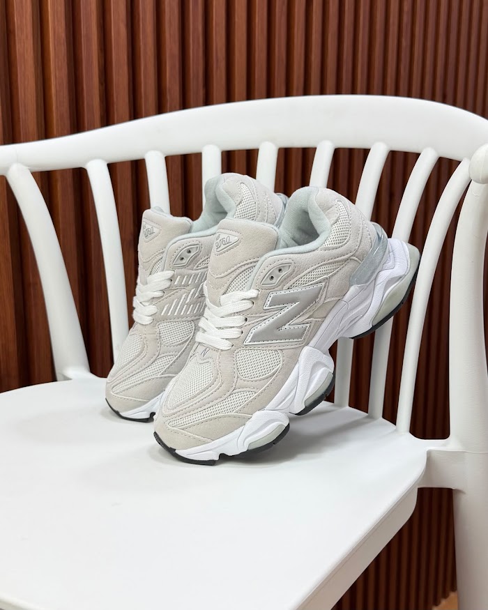 New Balance 9060 Gris Plata