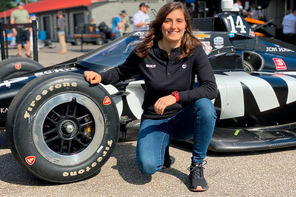 Tatiana Calderón realizará teste na IndyCar pela AJ Foyt