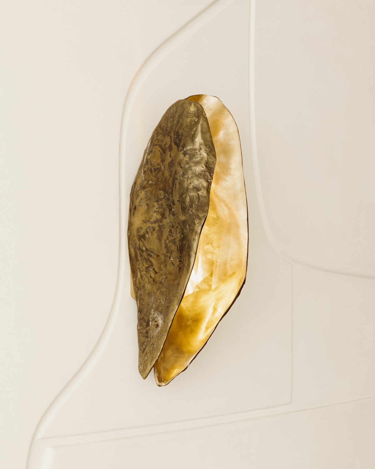 Bronze leaf sconce, dark