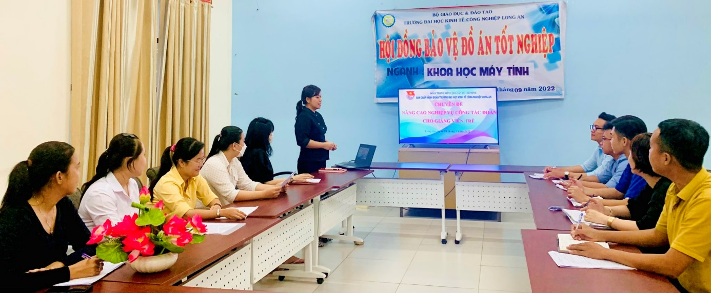 Báo cáo viên Nguyễn Thị Bảo Châu – Nguyên Bí thư Đoàn trường Khóa V, nhiệm kỳ 2020-2022 tại chương trình