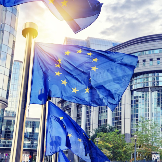 Tiêu đề công nghệ chuyên nghiệp bằng tiếng Việt:
"EU Tiếp Tục Bế Tắc Trong Thảo Luận Các Lệnh Trừng Phạt Nga Mới"