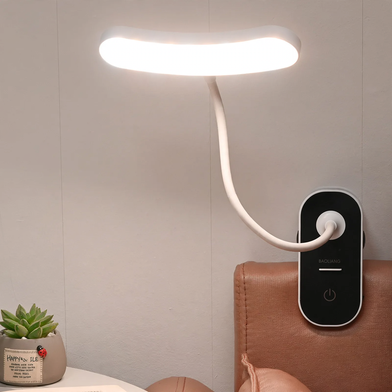 Ergonomic LED clip lamp with efficient light distribution