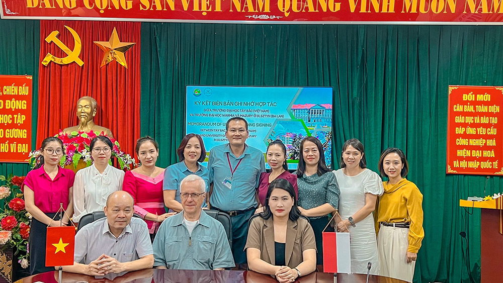 Trường Đại học Tây Bắc làm việc với đại diện Trường Đại học Warmia và Mazury ở Olsztyn (Ba Lan)