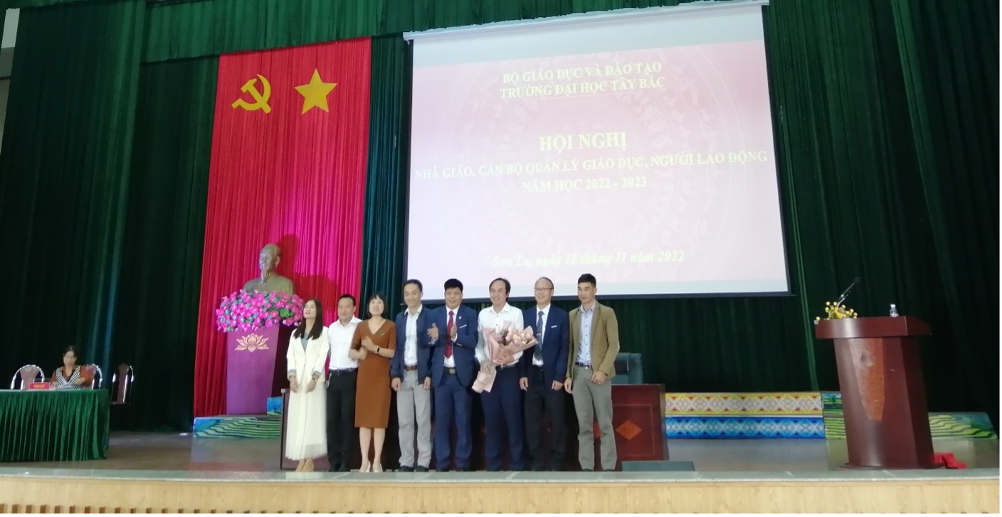 Hội nghị Nhà giáo, cán bộ quản lý giáo dục, người lao động năm học 2022 - 2023 tại Trường Đại học Tây Bắc
