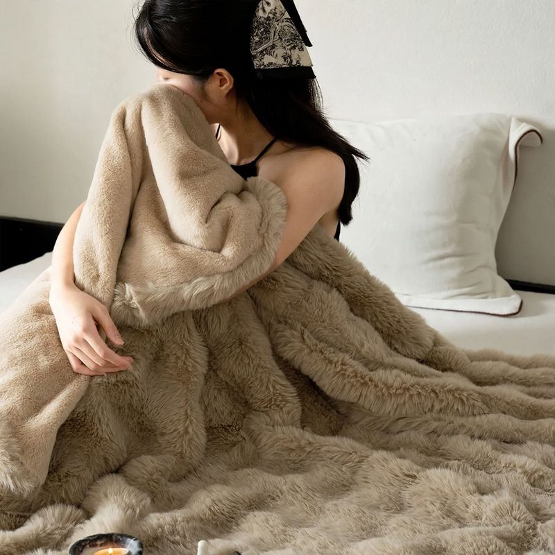 Fluffy wool blanket, high-quality, versatile