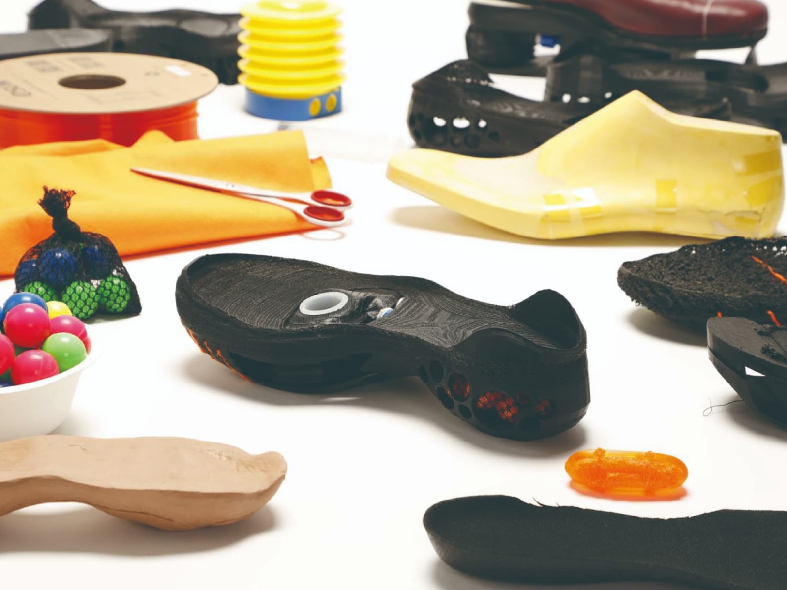 ゆっくりとした歩行におけるソールデザインの探求