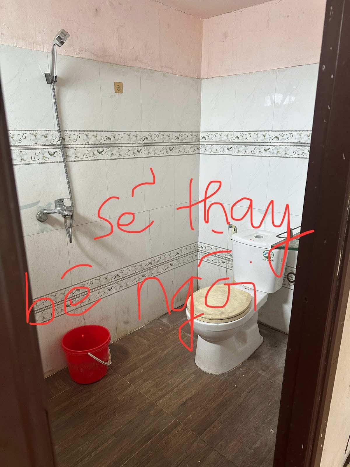 Còn 2 phòng gần  - lầu 3 trong nhà nguyên căn mặt tiền. 2