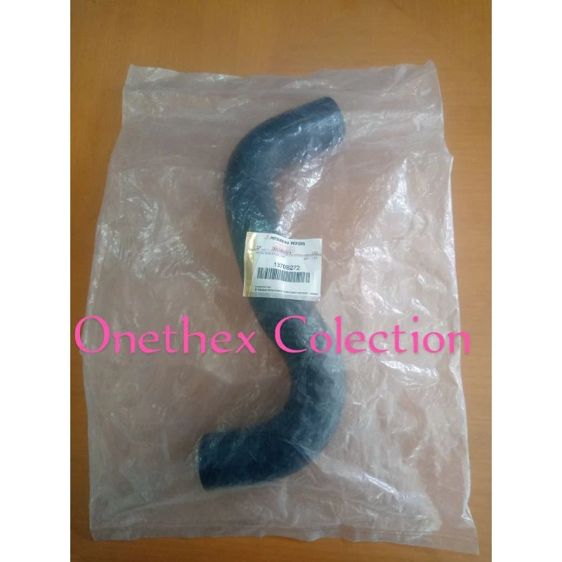 Selang Radiator Bawah Xpander Original Mitsubishi 1370B272 untuk Kinerja Optimal