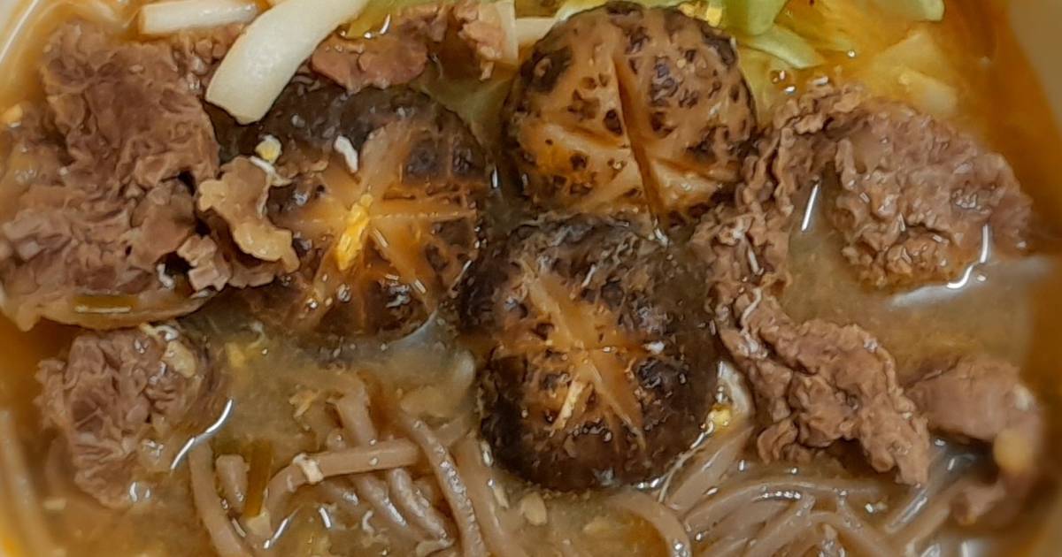 Mì soba nấu bò nấm