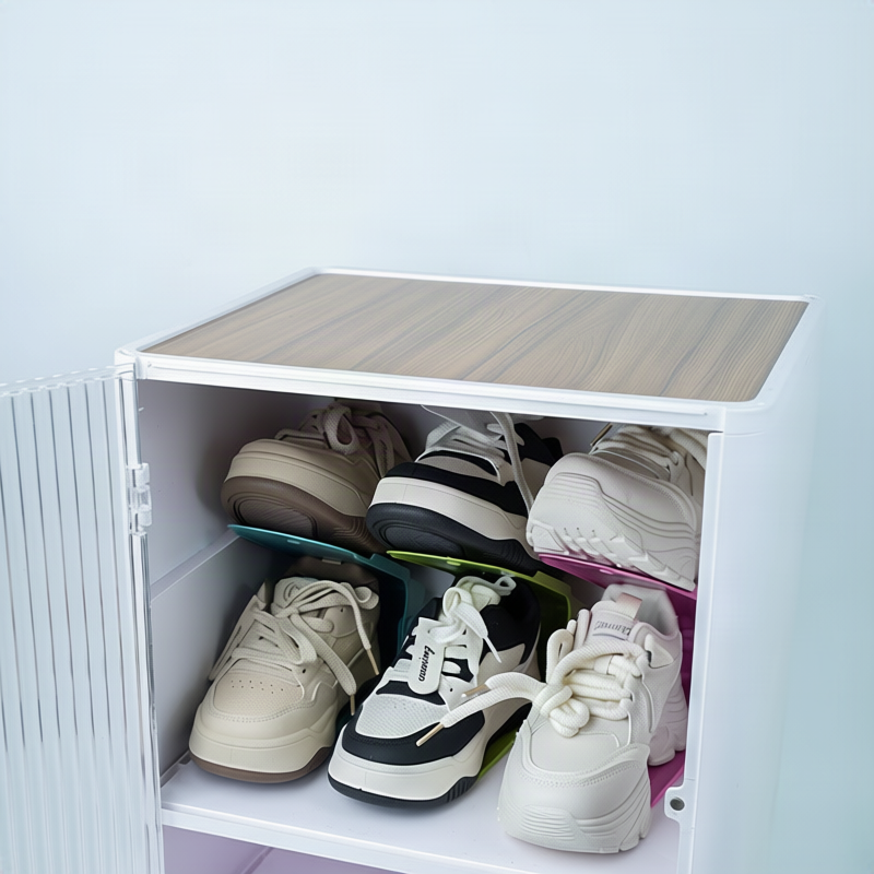 Klappbarer Schuhständer aus Kunststoff