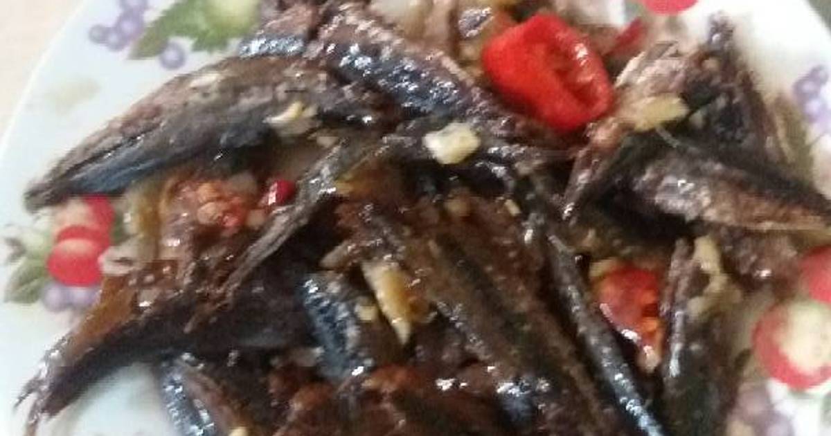 Cá nục khô rim
