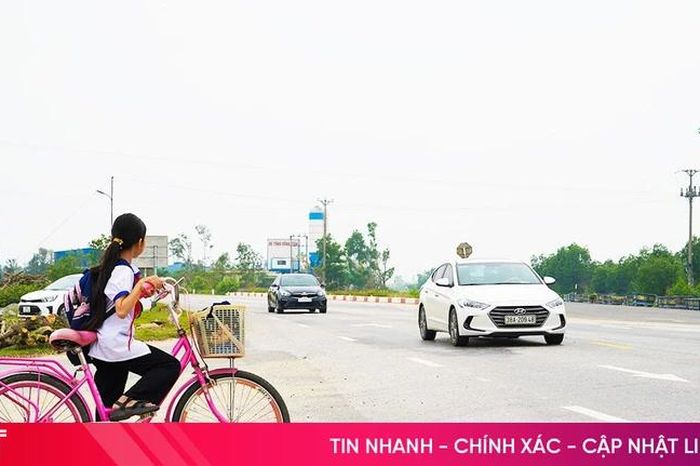Nguy hiểm 'rình rập' tại nút giao ở xã Đồng Tiến - Báo Hà Tĩnh