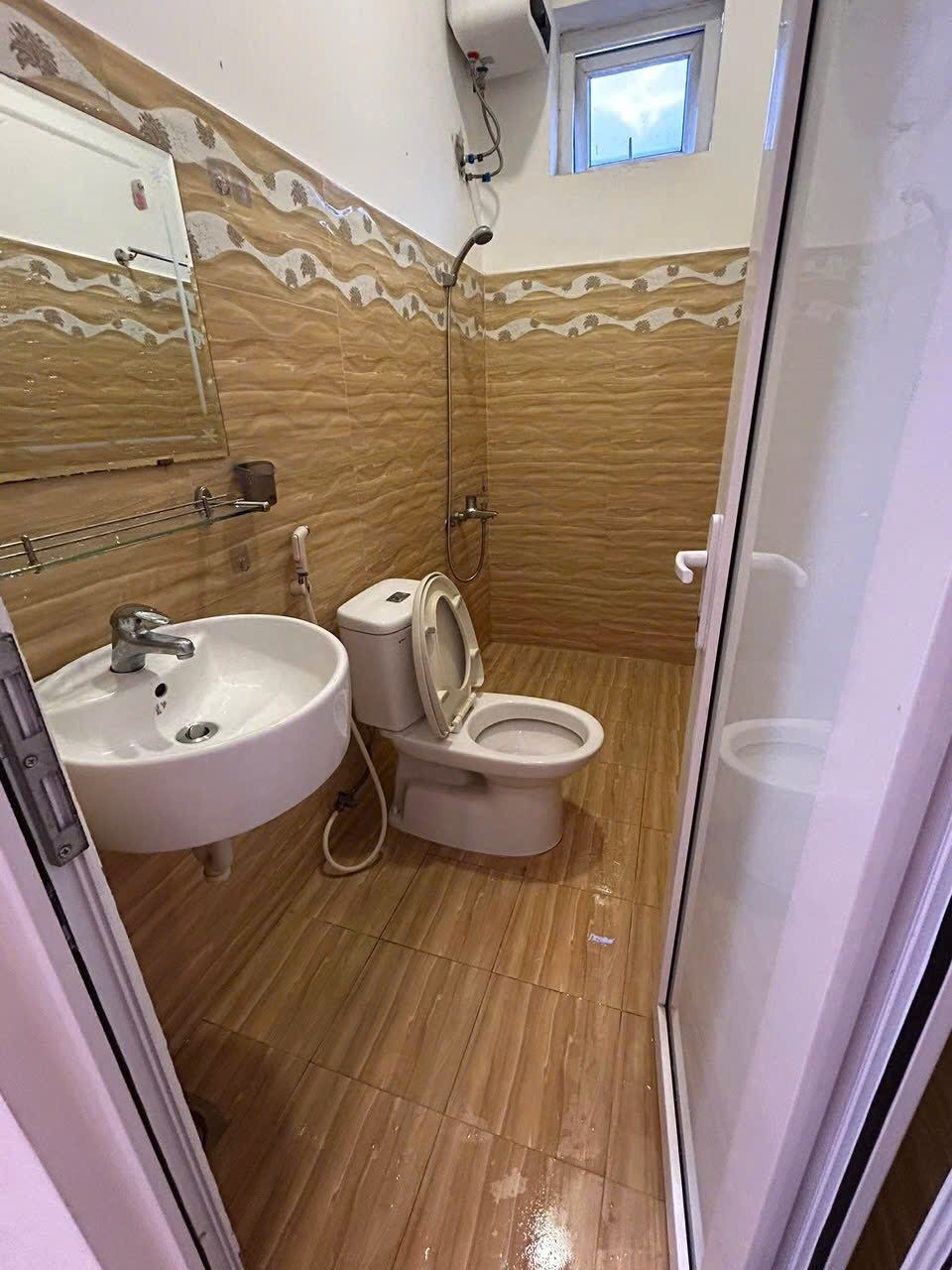 Cho thuê căn hộ . Cuối Tháng Trống 2