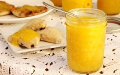 Cho mứt chanh trứng vào hũ thủy tinh, bảo quản nơi thoáng mát và dùng dần. Bạn có thể ăn kèm với bánh mì, bánh quy nếu thích!