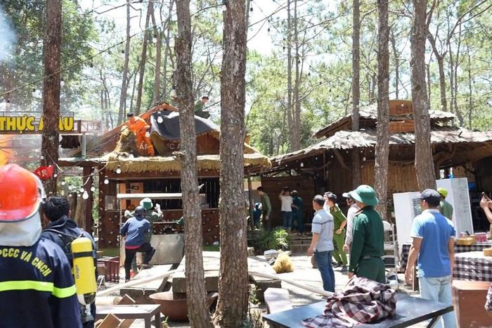 Quảng Ngãi: Cháy lớn tại Khu phố đêm Măng Đen, 6 gian hàng bị thiệt hại - Báo Văn hóa
