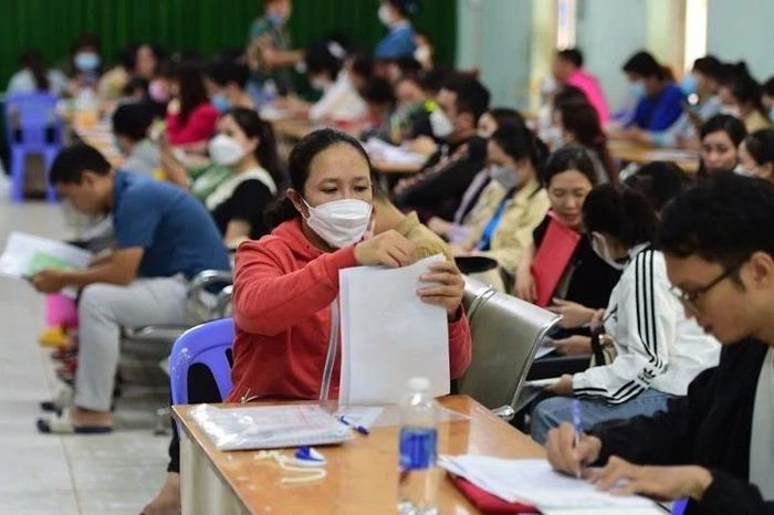 TP.HCM: Lao động trung niên tìm việc nhiều, doanh nghiệp chỉ tuyển 0,32% - Báo Tri thức &amp; Cuộc sống