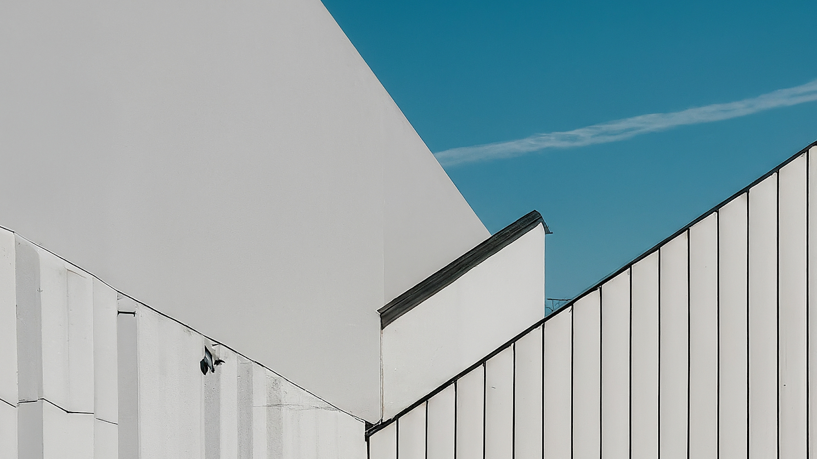 AI 생성 이미지: 대규모 마이크로서비스의 SRE 가용성 예측과 대응플랜