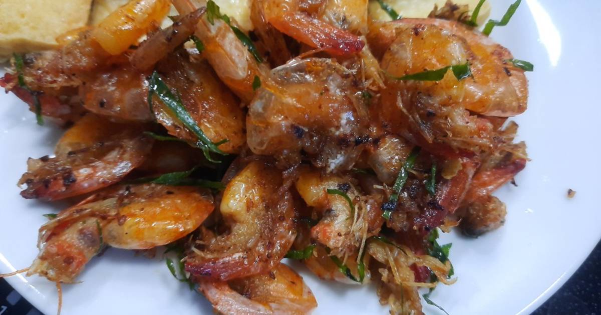 Tôm rang chao lá chanh