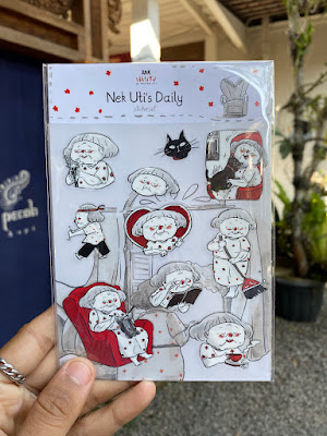 Sticker Ada Hantu di Rumah Ini
