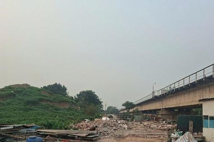 Vĩnh Thanh hoàn thành tháo dỡ công trình vi phạm khu đất phía tây cầu Thăng Long - Báo Hà Nội Mới