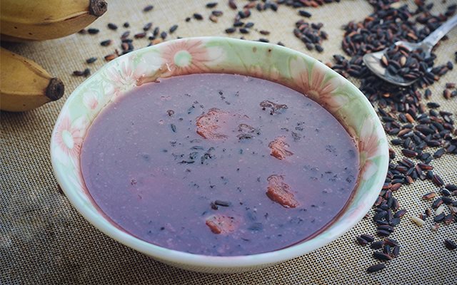 Chè Chuối Với Nếp Cẩm
