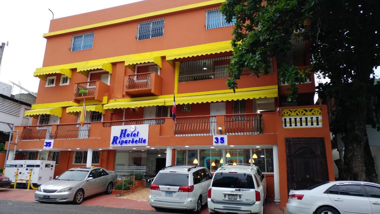 Fachada del Hotel Riparbella