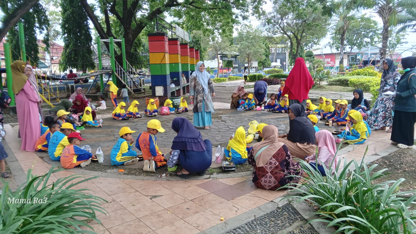 KBM Di Luar Kelas