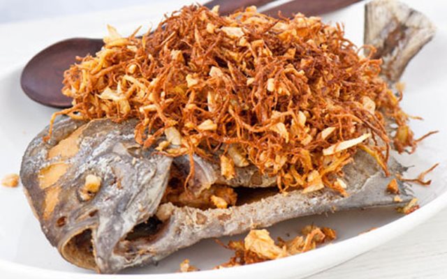 Cá Chim Chiên Gừng Tỏi