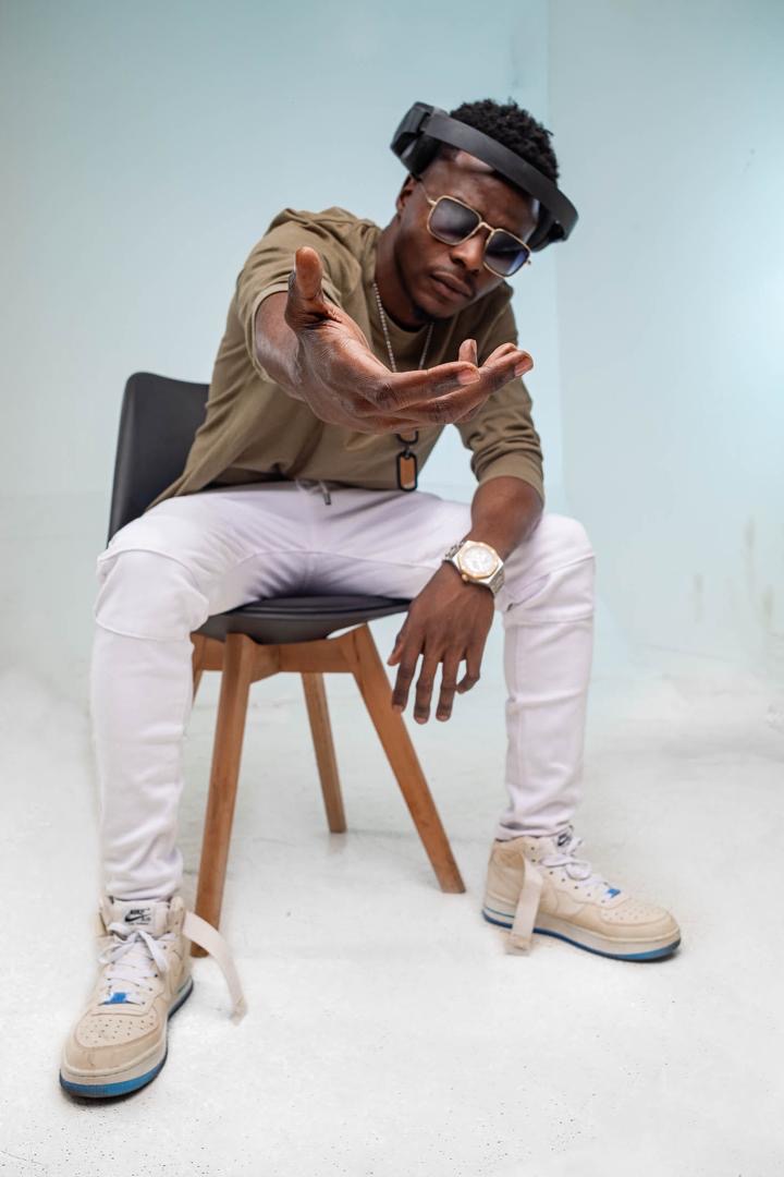 DEEJAY KLVN