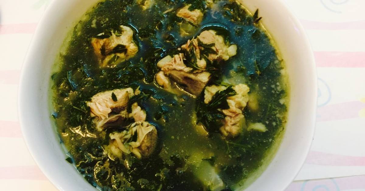 Canh lá đinh lăng sườn non