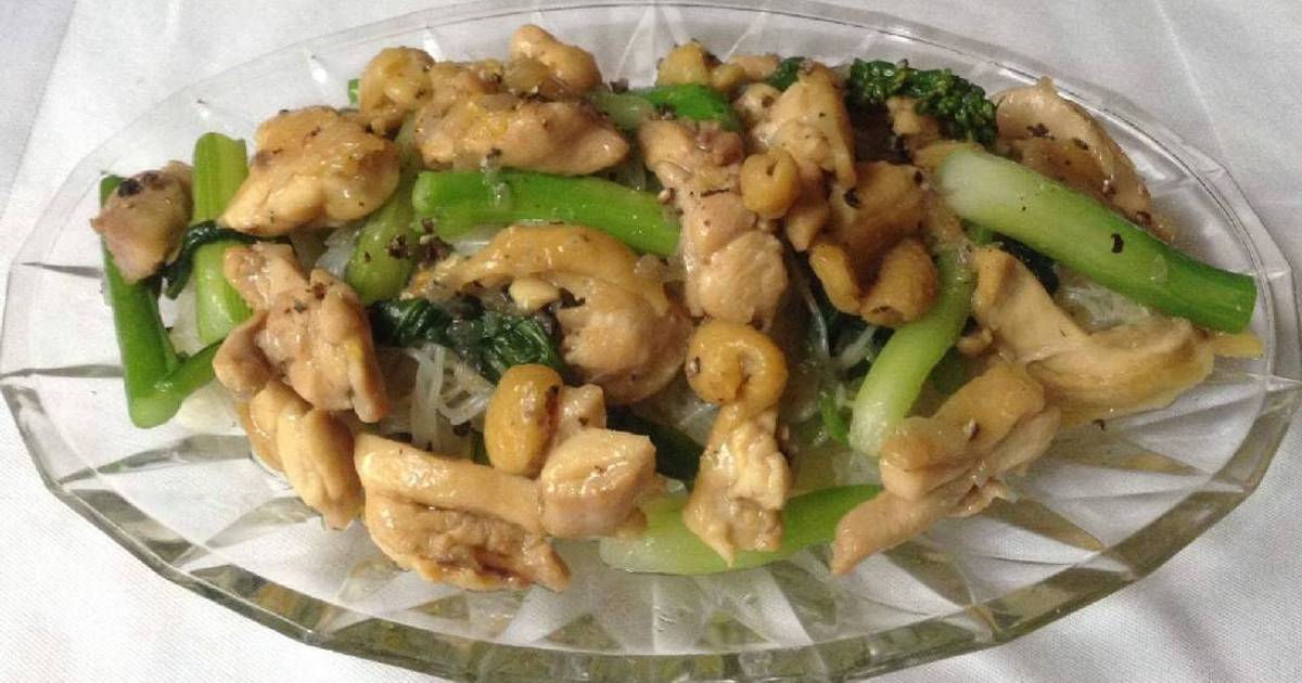 Bún gạo xào thịt gà