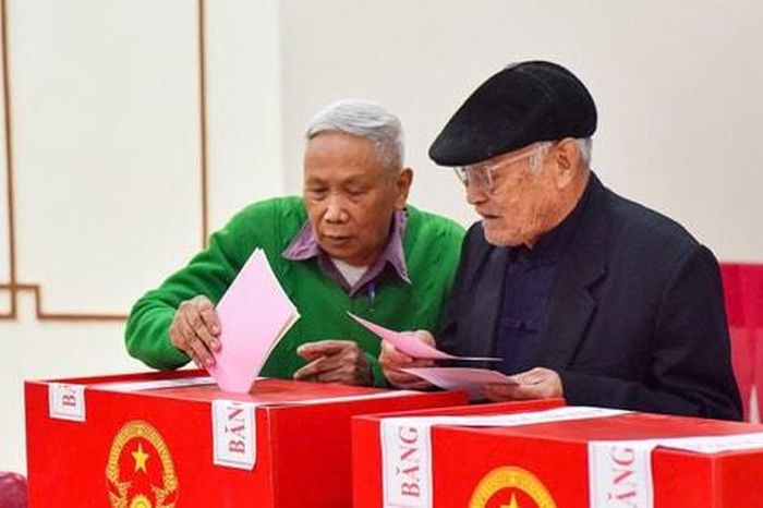 Hà Nội đạt 99,57% cử tri đi bỏ phiếu: Dấu ấn niềm tin và trách nhiệm công dân - Báo Hà Nội Mới
