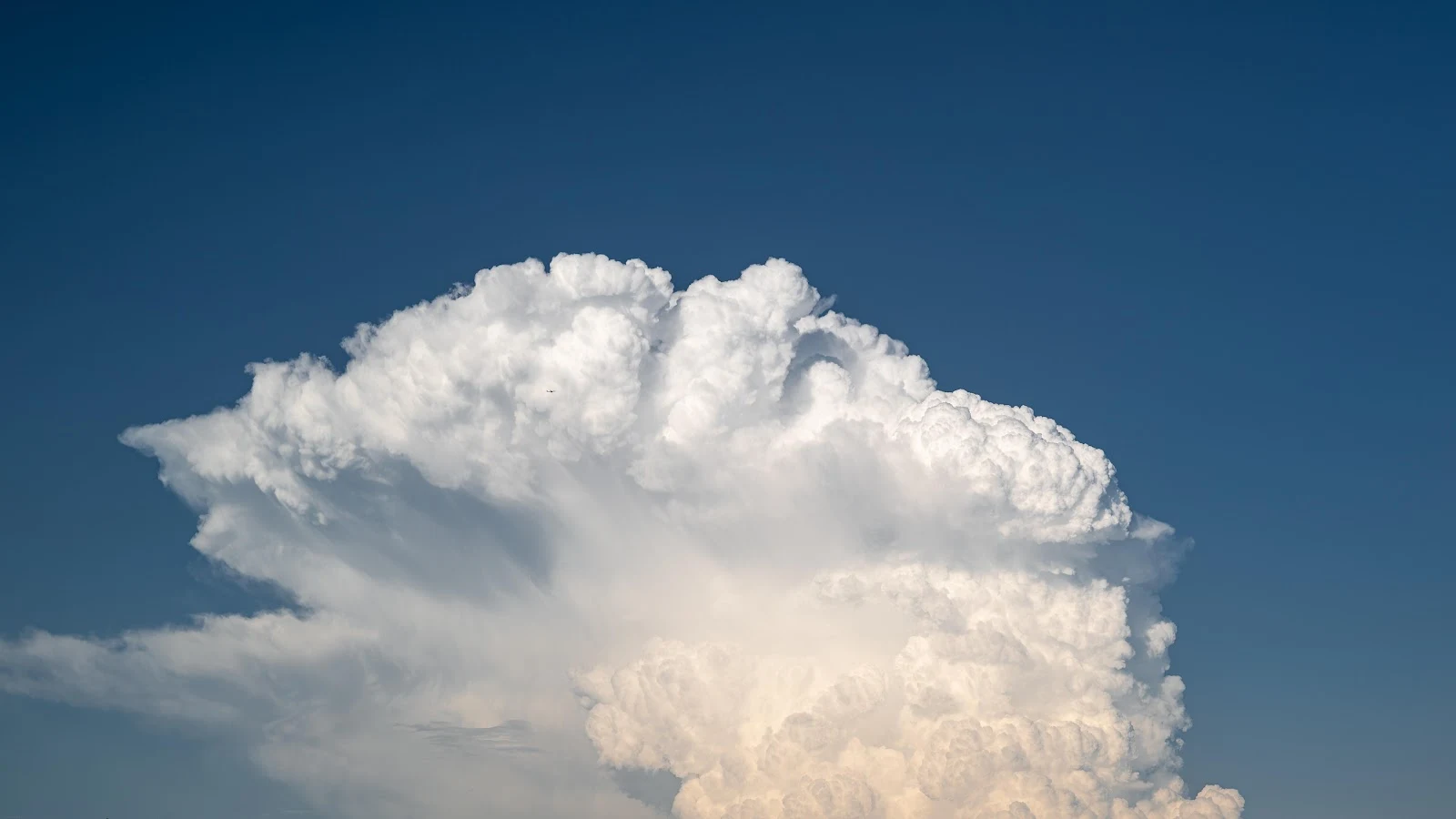 Fluffy White Cumulus Clouds - Nature Photography 5K Wallpaper (6016x3384)