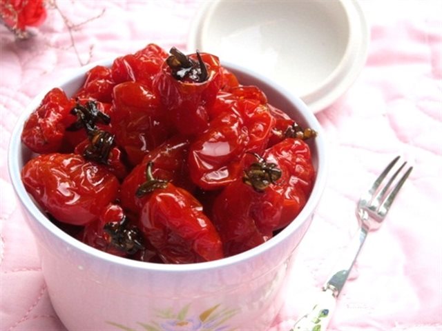 Mứt Cà Chua Bi Mới Lạ