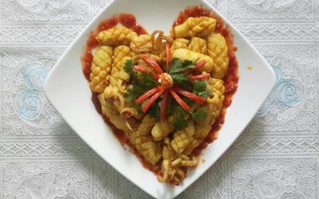 Mực Xào Cà Ri Sả Ớt